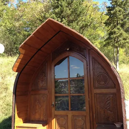 La Colline Aux Ferienhaus